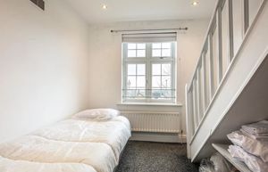 Photo 16- click for photo gallery